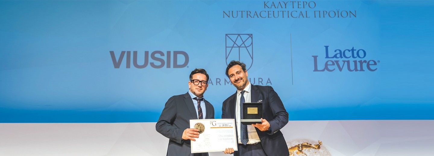 Παραλαβή βραβείου στα Prix Galien 2025 από τον Σπύρο Κίντζιο, Head of Corporate Development & Strategy του Ομίλου Φαρμακευτικών Επιχειρήσεων Τσέτη.